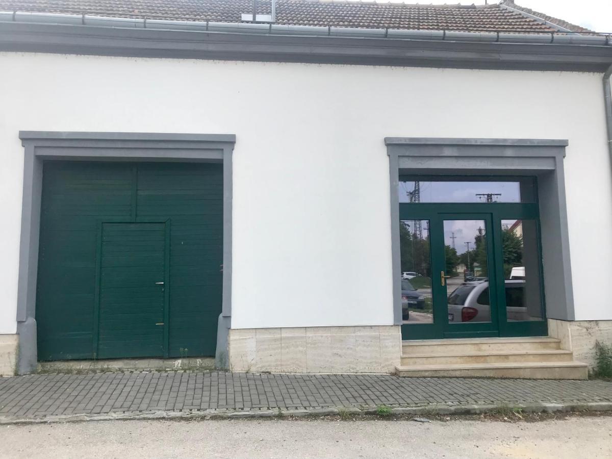 艾斯特根Medusa House公寓 外观 照片